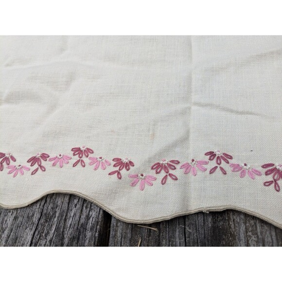 Vintage EMBROIDERED Rectangular Tablecloth Beige With Pink Floral + 6 Napkins - Picture 6 of 10